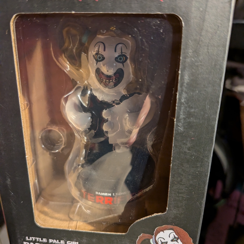 NIB "TERRIFIER" LITTLE PALE GIRL DASH DANCER